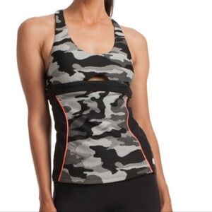 Trina Turk Camouflage Racerback Top Size LARGE #058977